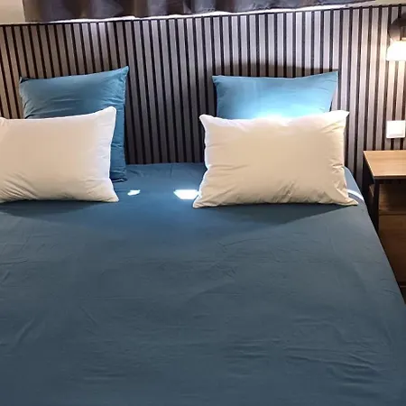 Les Rocs Du Cady Bed & Breakfast *