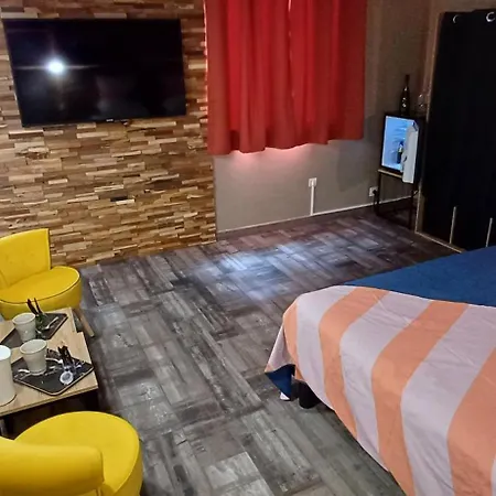 Les Rocs Du Cady Bed & Breakfast