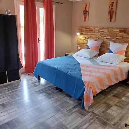 Bed & Breakfast Les Rocs Du Cady