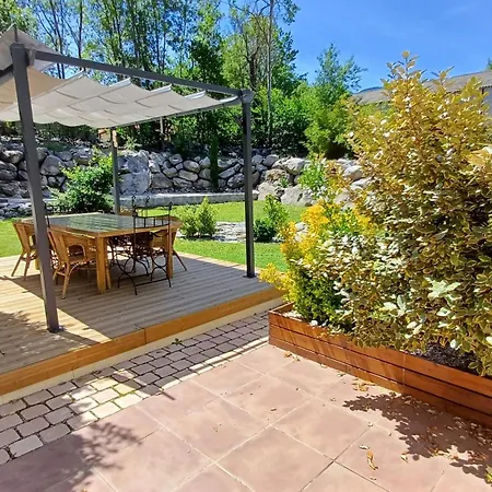 Bed & Breakfast Les Rocs Du Cady 3*