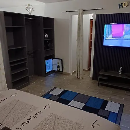 Les Rocs Du Cady Bed & Breakfast 3*