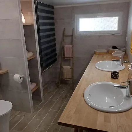 Bed & Breakfast Les Rocs Du Cady