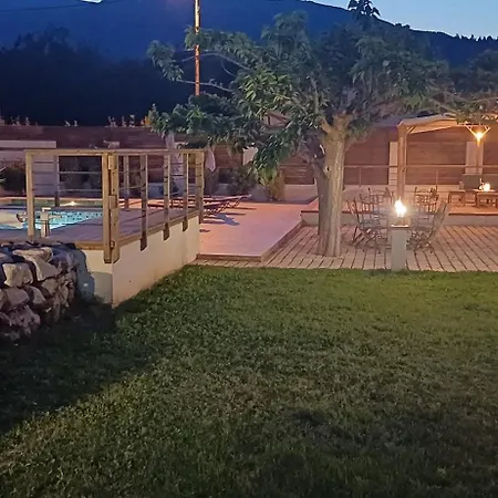 Les Rocs Du Cady Nyaraló
